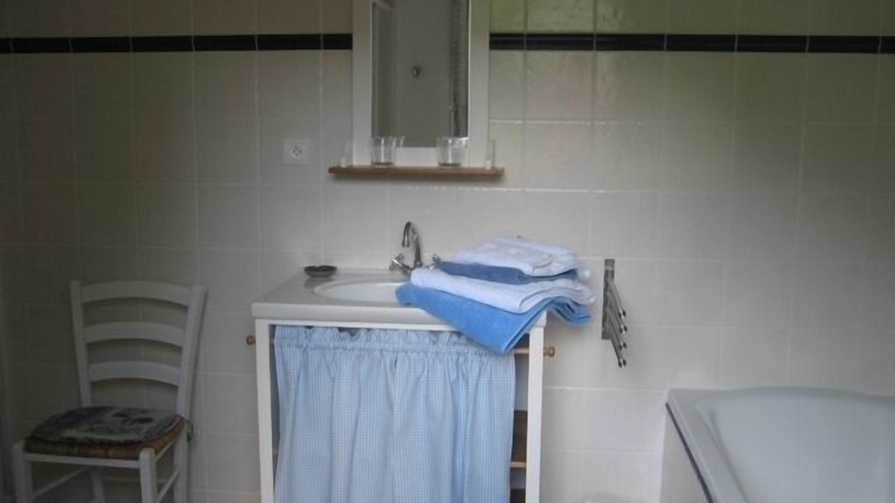 Photo of Bathroom in Cloyes-les-Trois-Rivieres