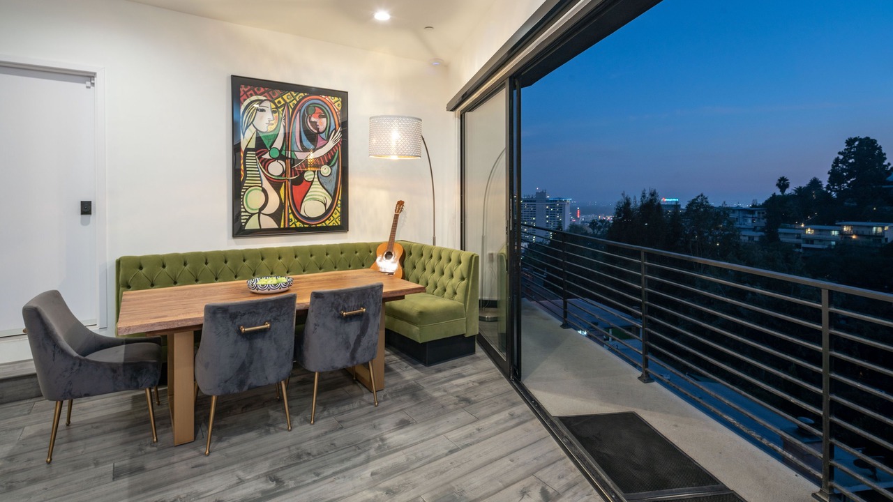 Photo of Outdoor in Hollywood Heights