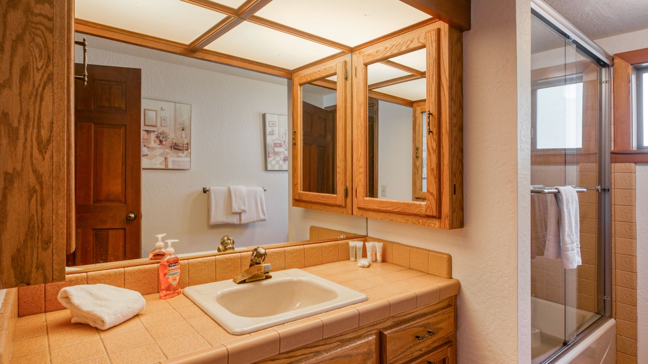 Photo of Bathroom in Skyland