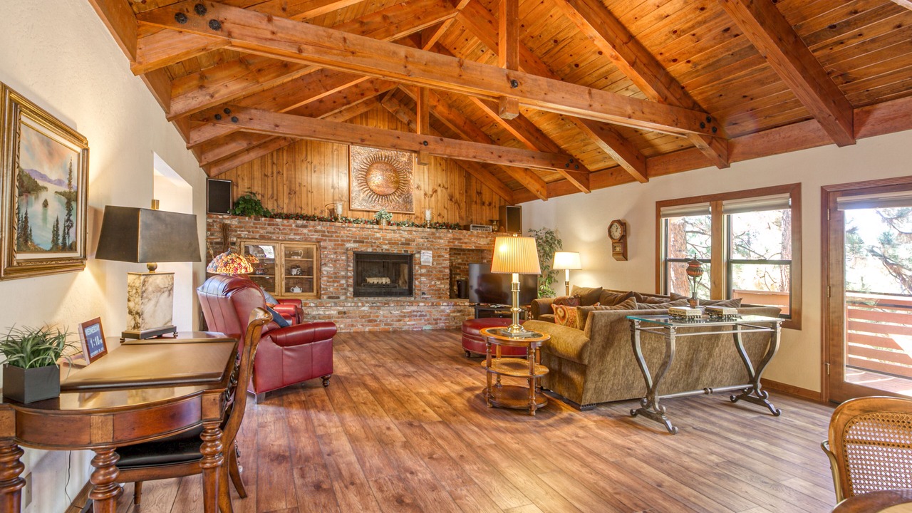Photo of Livingroom in Skyland