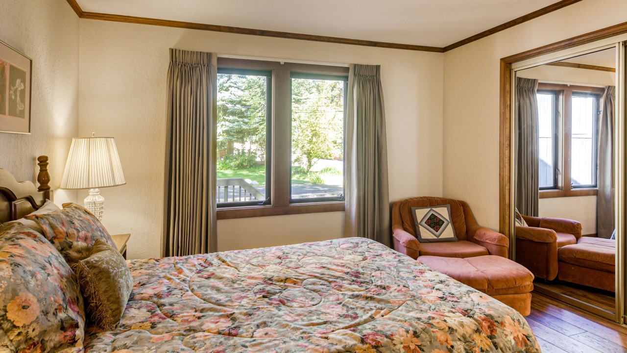 Photo of Bedroom in Skyland