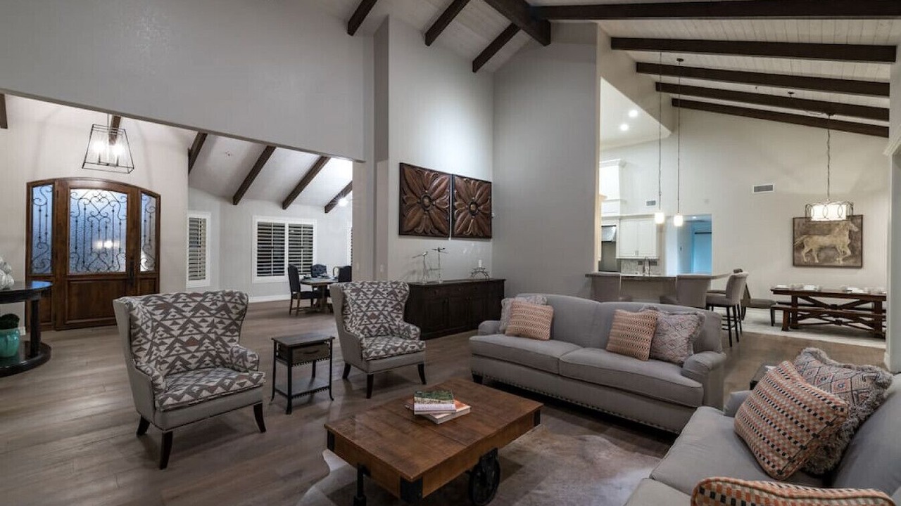 Photo of Livingroom in Central Scottsdale
