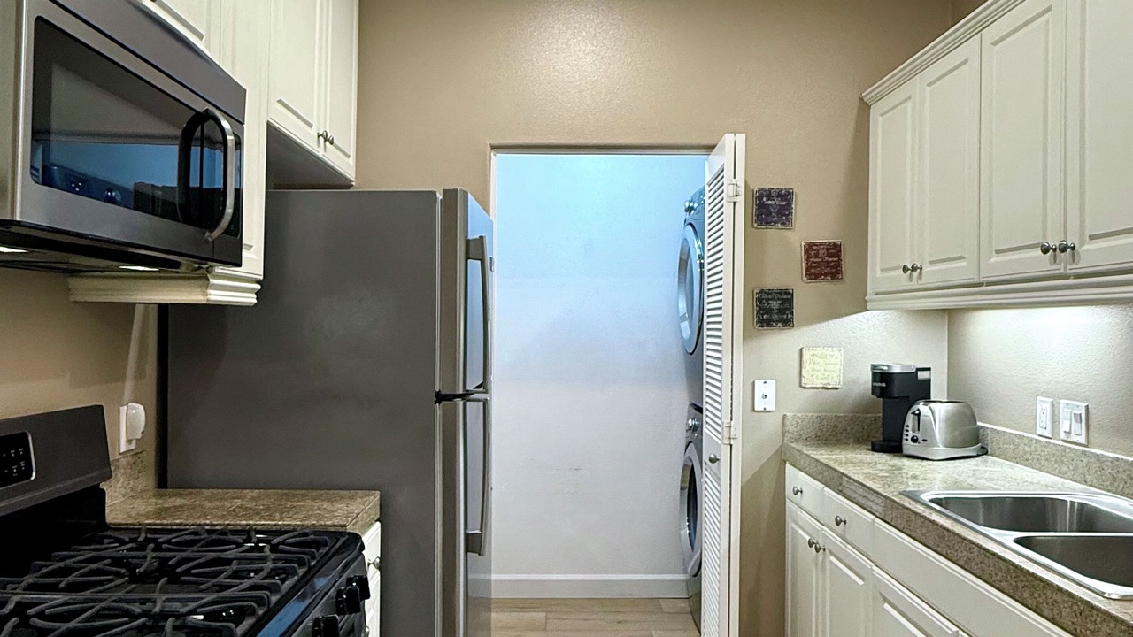 Photo of Kitchen in Airport Area