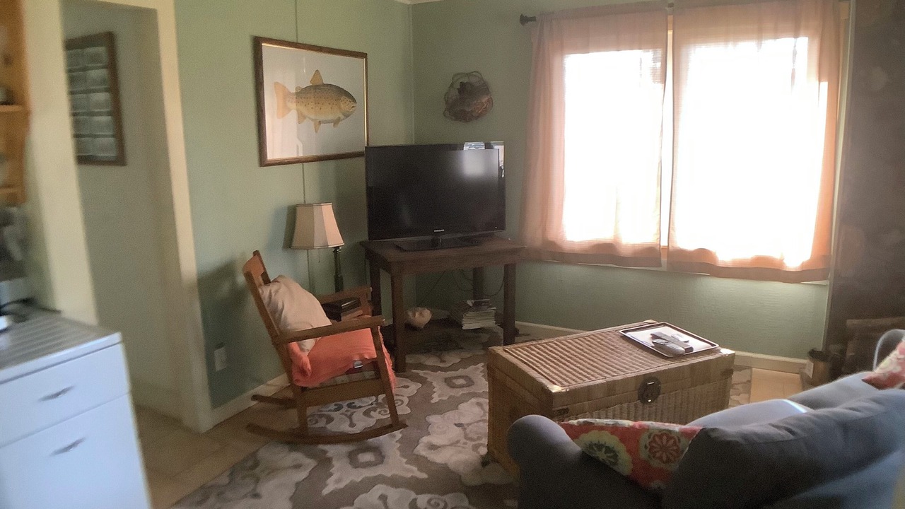 Photo of Livingroom in Downtown Klamath Falls