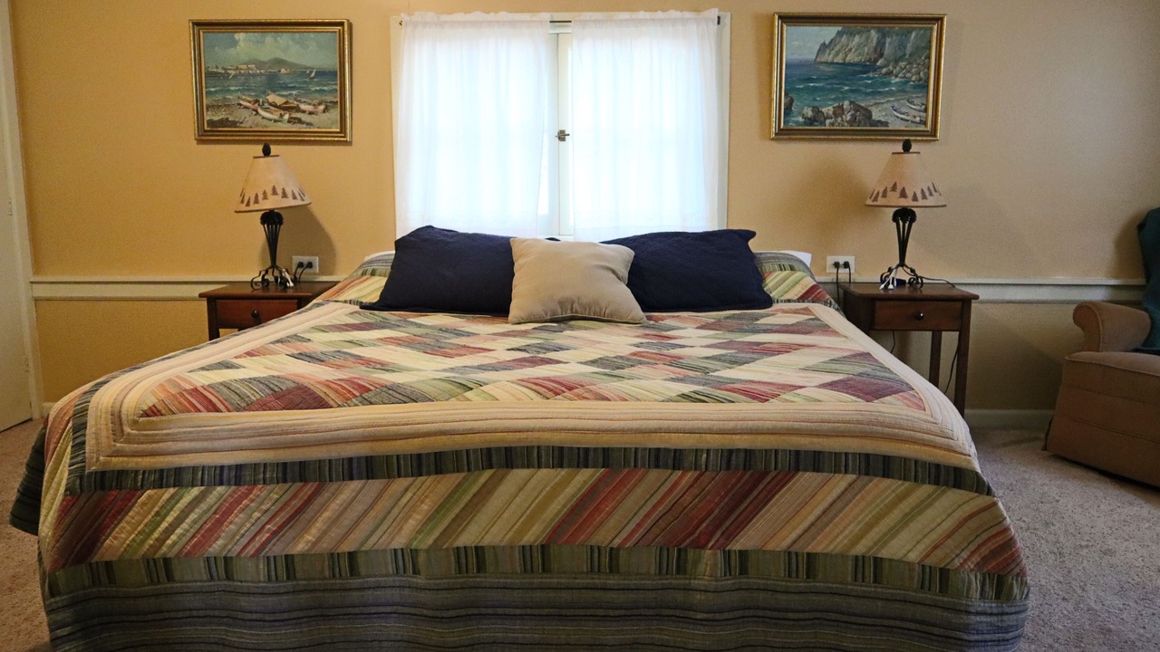 Photo of Bedroom in Downtown Klamath Falls