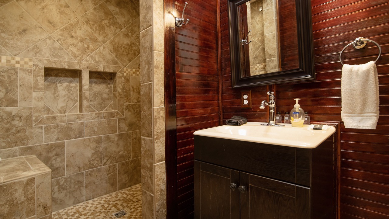 Photo of Bathroom in Edgehill