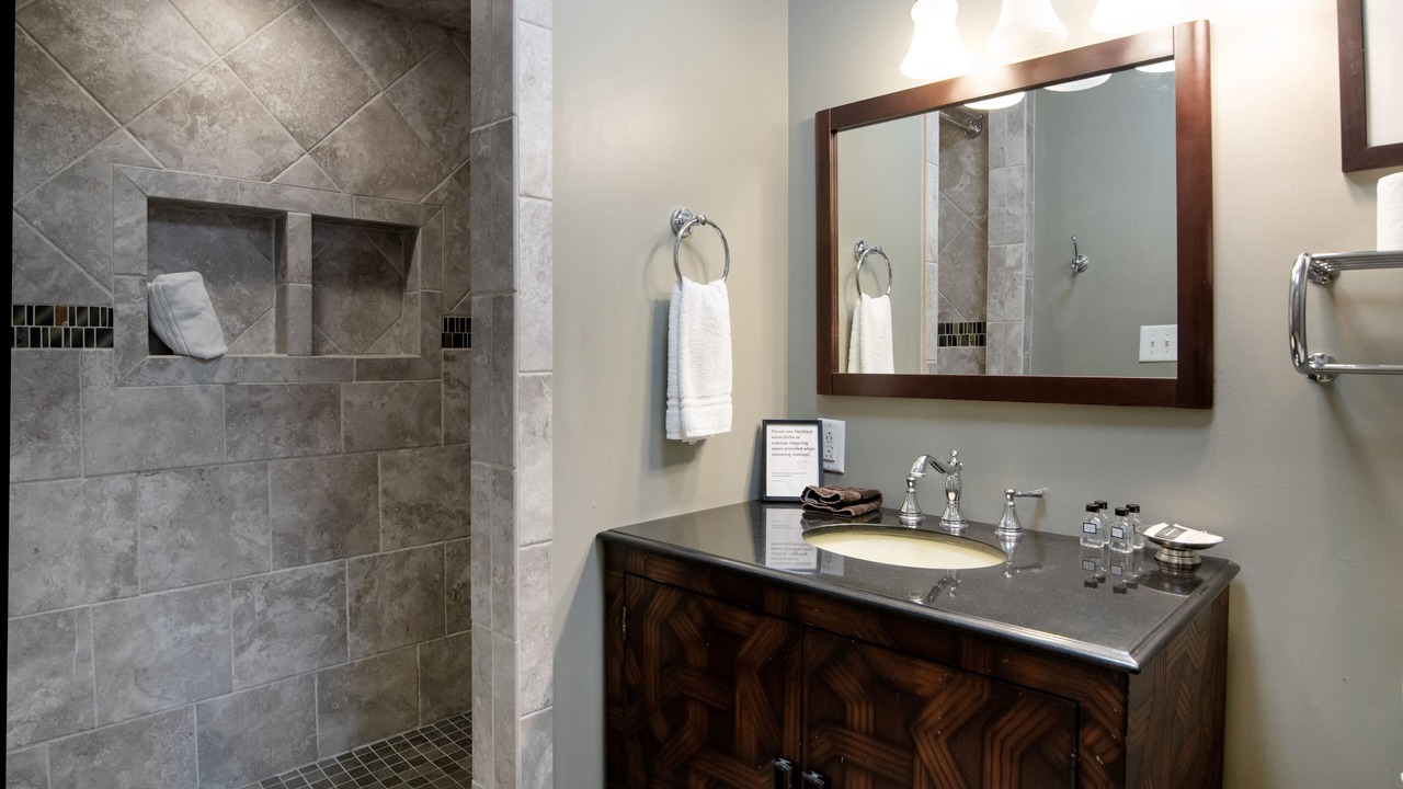 Photo of Bathroom in Edgehill