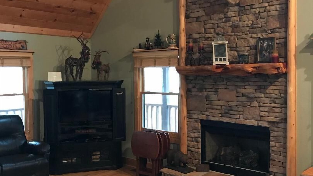 Photo of Livingroom in Young Harris