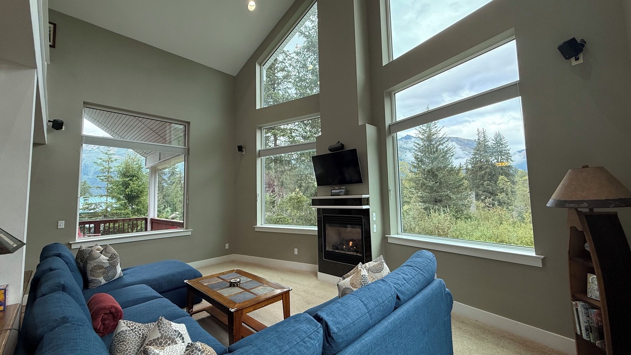 Photo of Livingroom in Alyeska