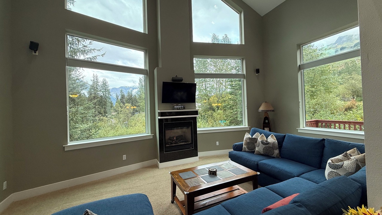Photo of Livingroom in Alyeska