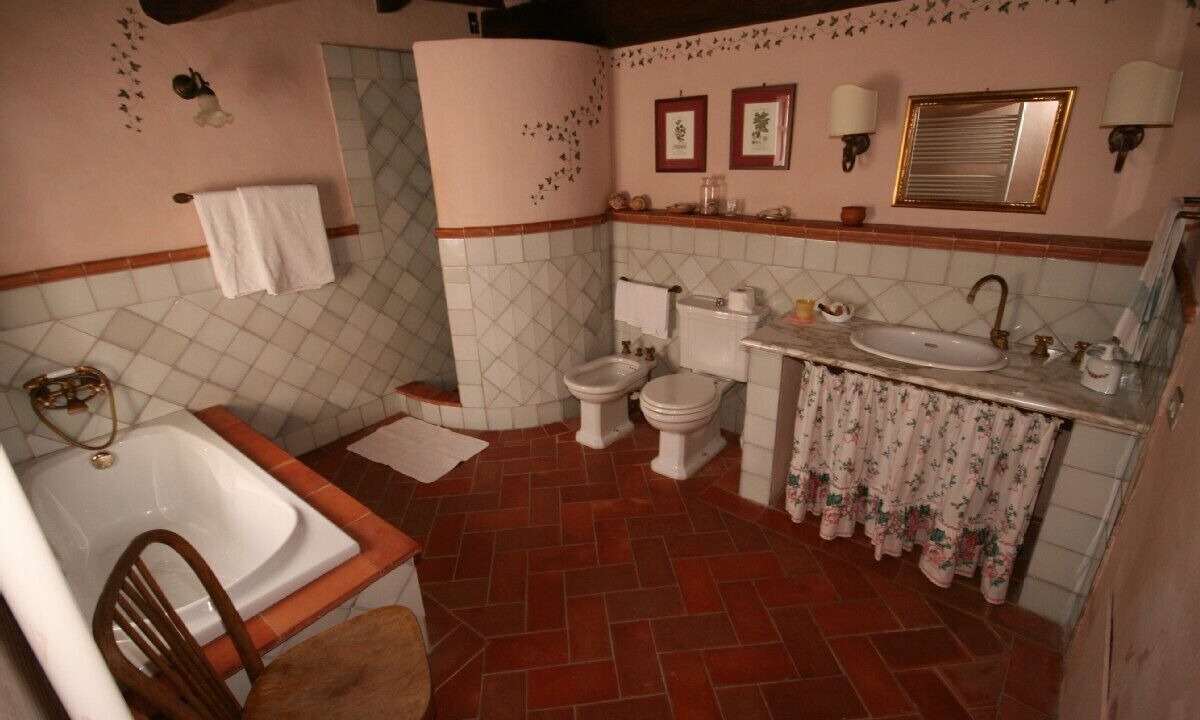 Photo of Bathroom in Valgiano