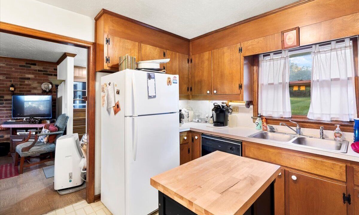 Photo of Kitchen in Miller Southside