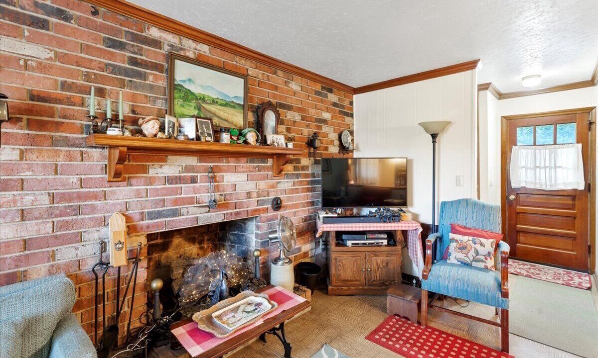Photo of Livingroom in Miller Southside