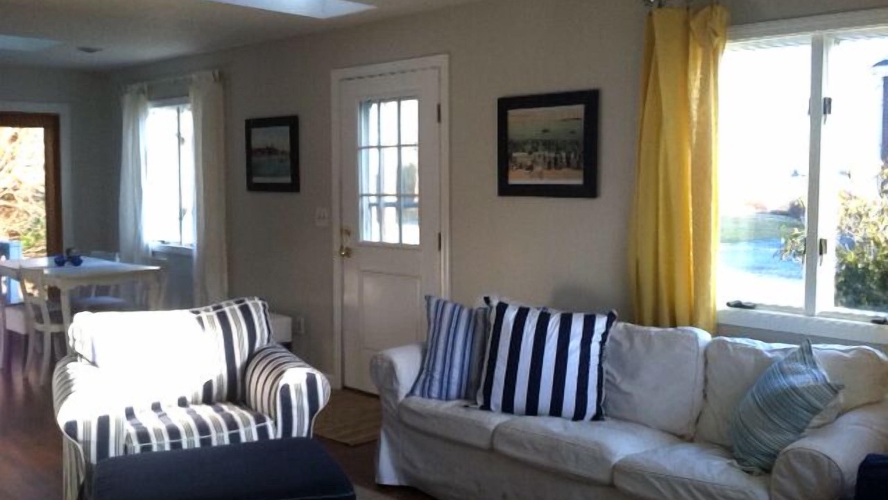 Photo of Livingroom in Bonnet Shores