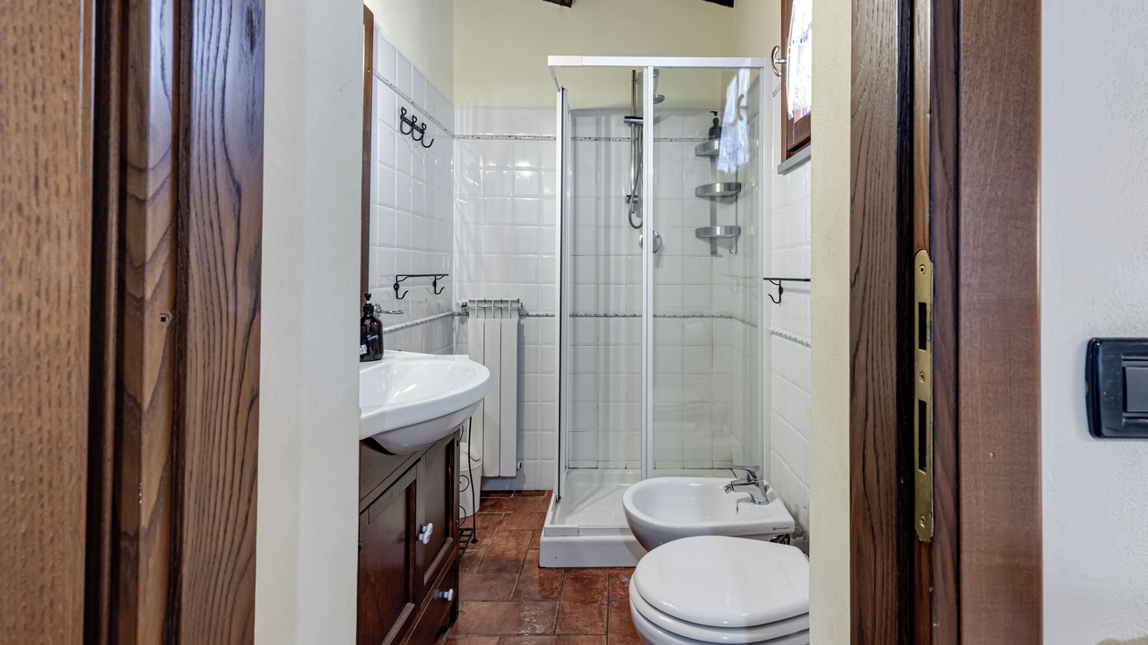 Photo of Bathroom in Calci