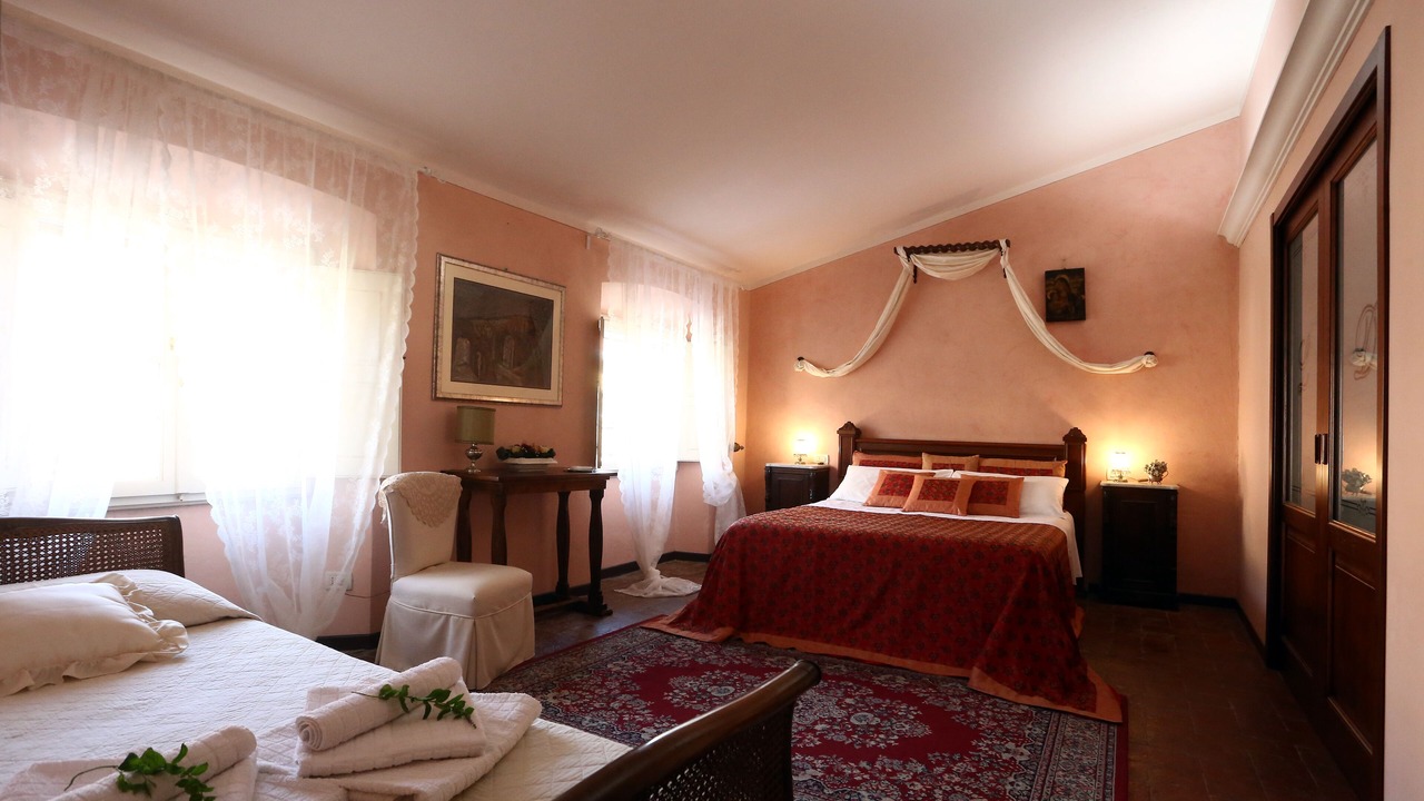 Photo of Bedroom in Buti