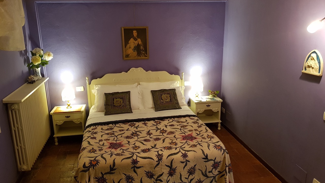 Photo of Bedroom in Buti