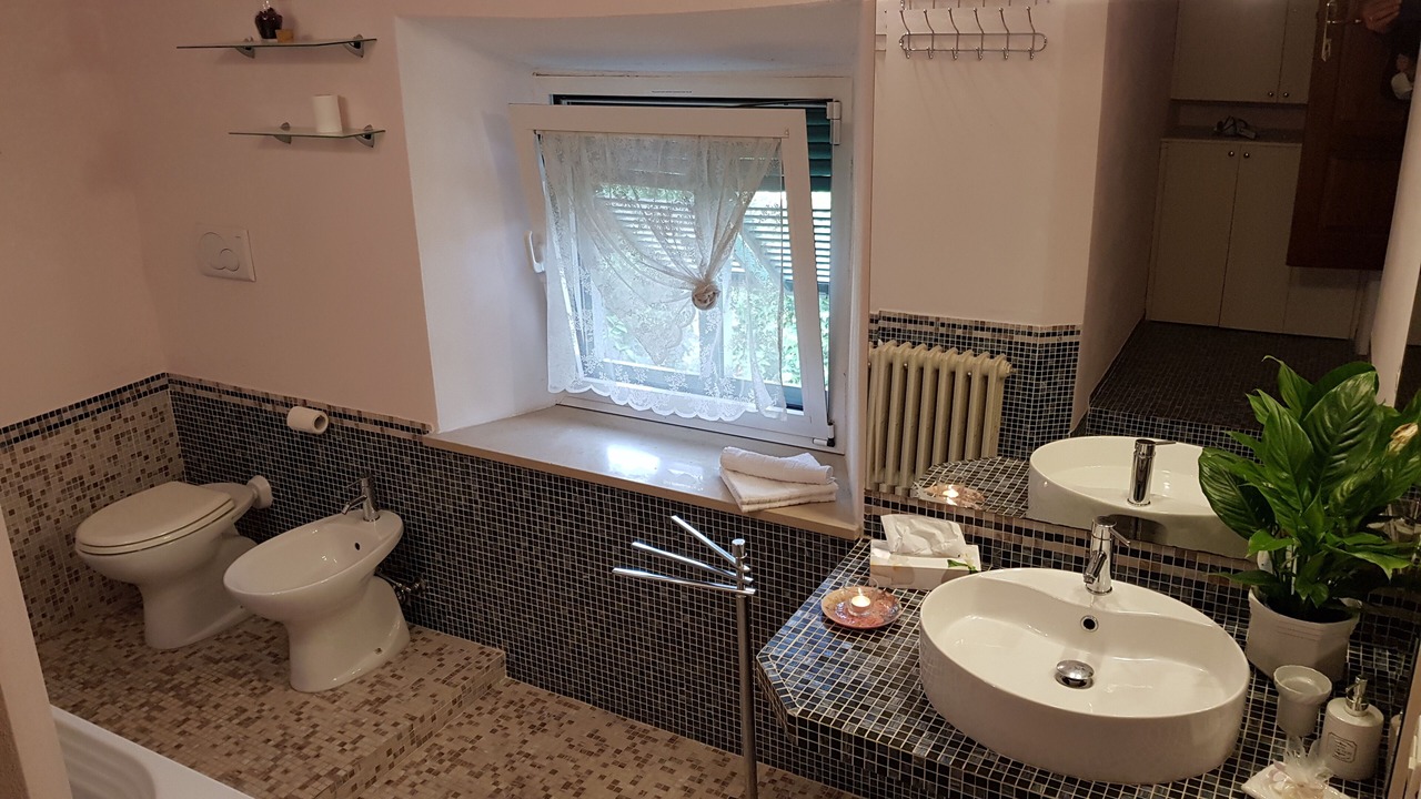 Photo of Bathroom in Buti