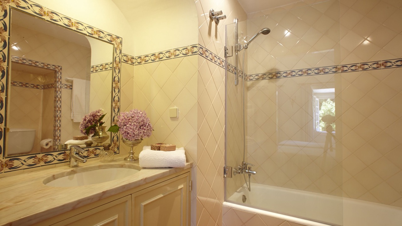 Photo of Bathroom in Monserrate