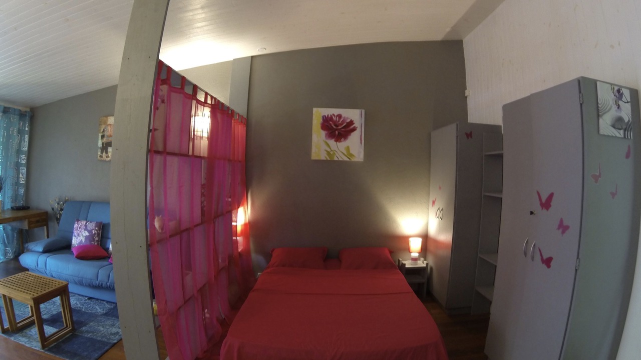 Photo of Bedroom in L'Autre-Bord