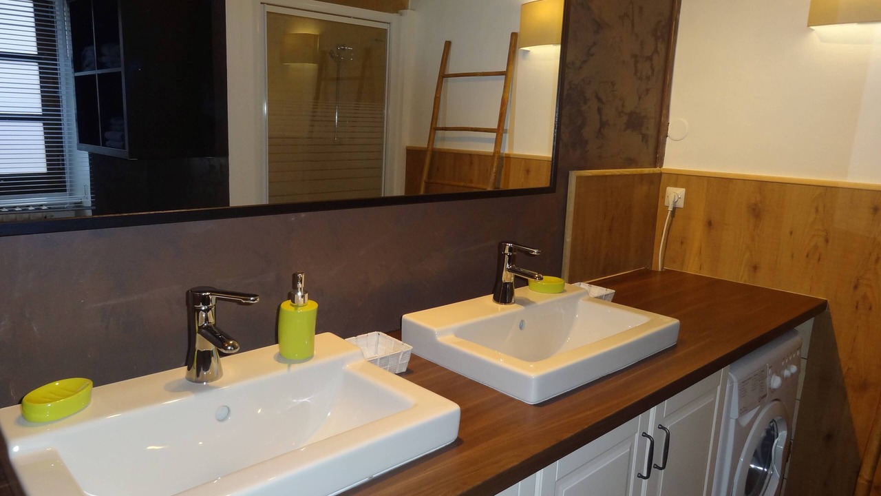 Photo of Bathroom in Camares