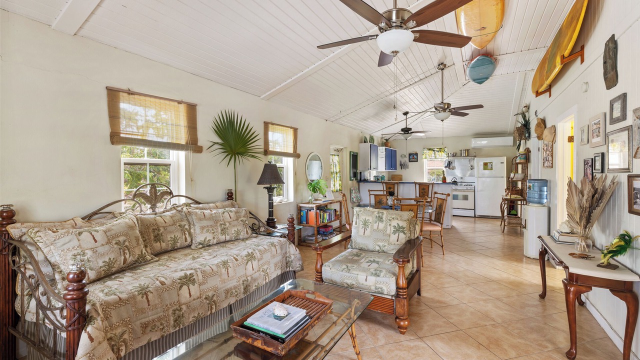 Photo of Livingroom in Gregory Town