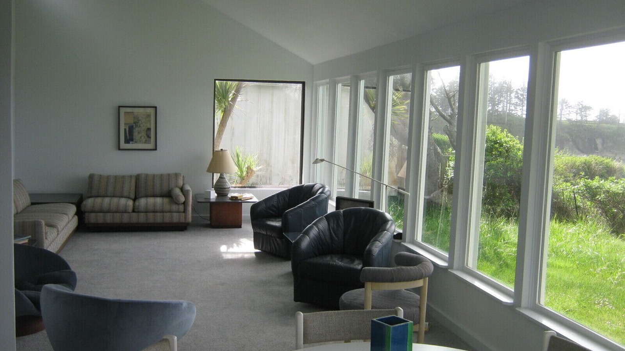 Photo of Bedroom in Coos Bay