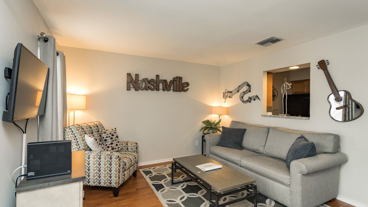 Photo of Livingroom in North Capitol