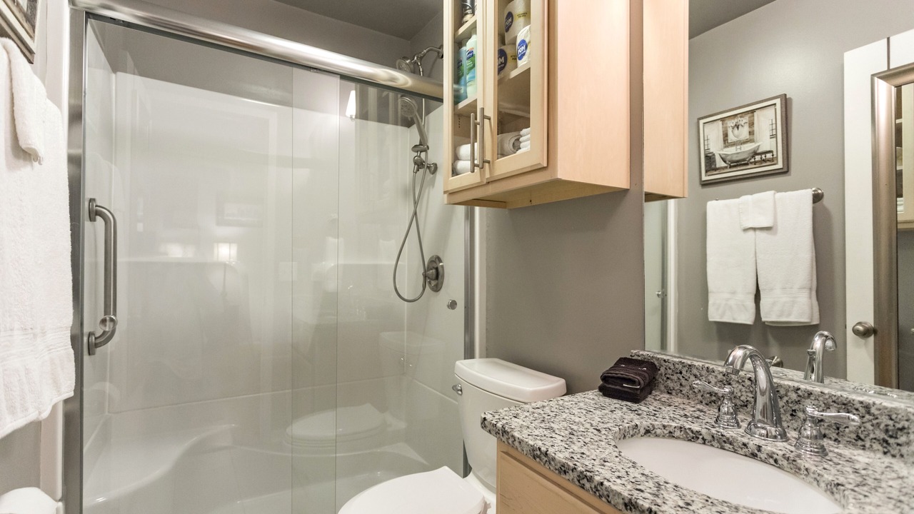 Photo of Bathroom in North Capitol