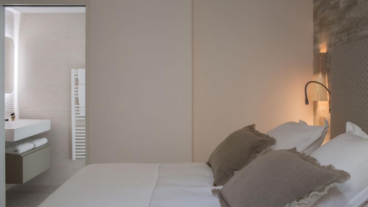 Photo of Bedroom in Hotel de Ville - Quinconces