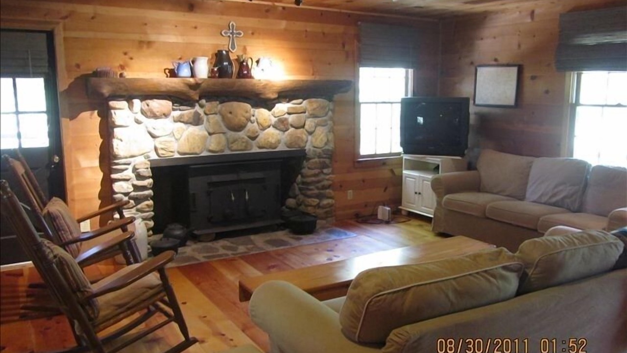 Photo of Livingroom in Clarkesville