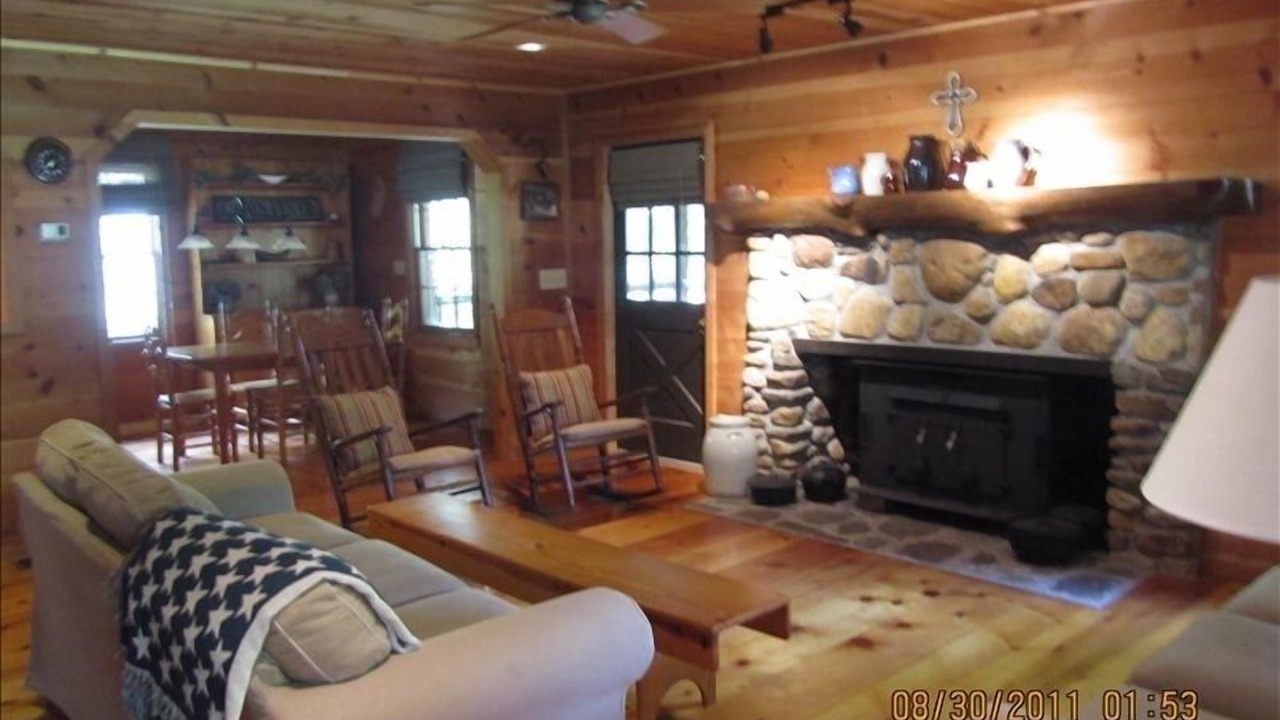 Photo of Bedroom in Clarkesville