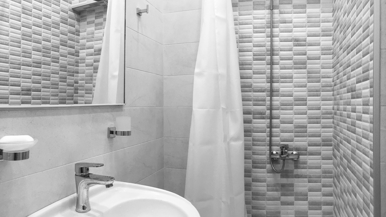 Photo of Bathroom in Old Boulevard