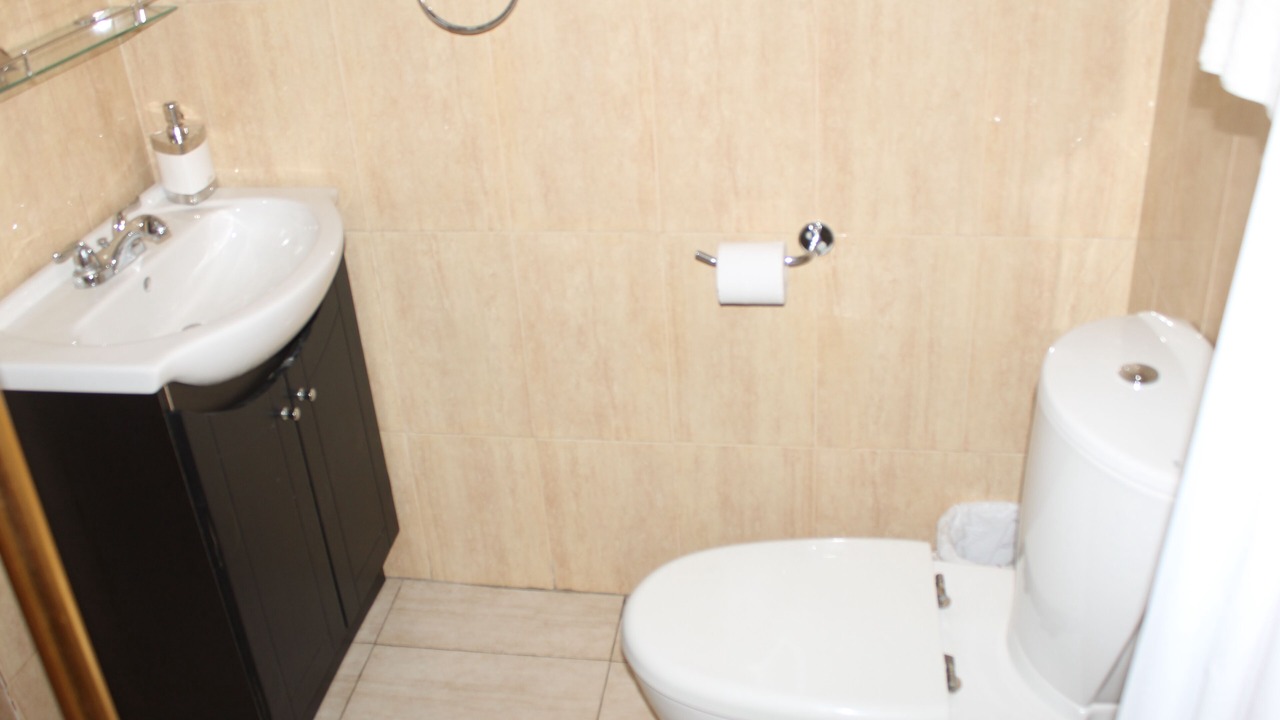 Photo of Bathroom in Asylum Down