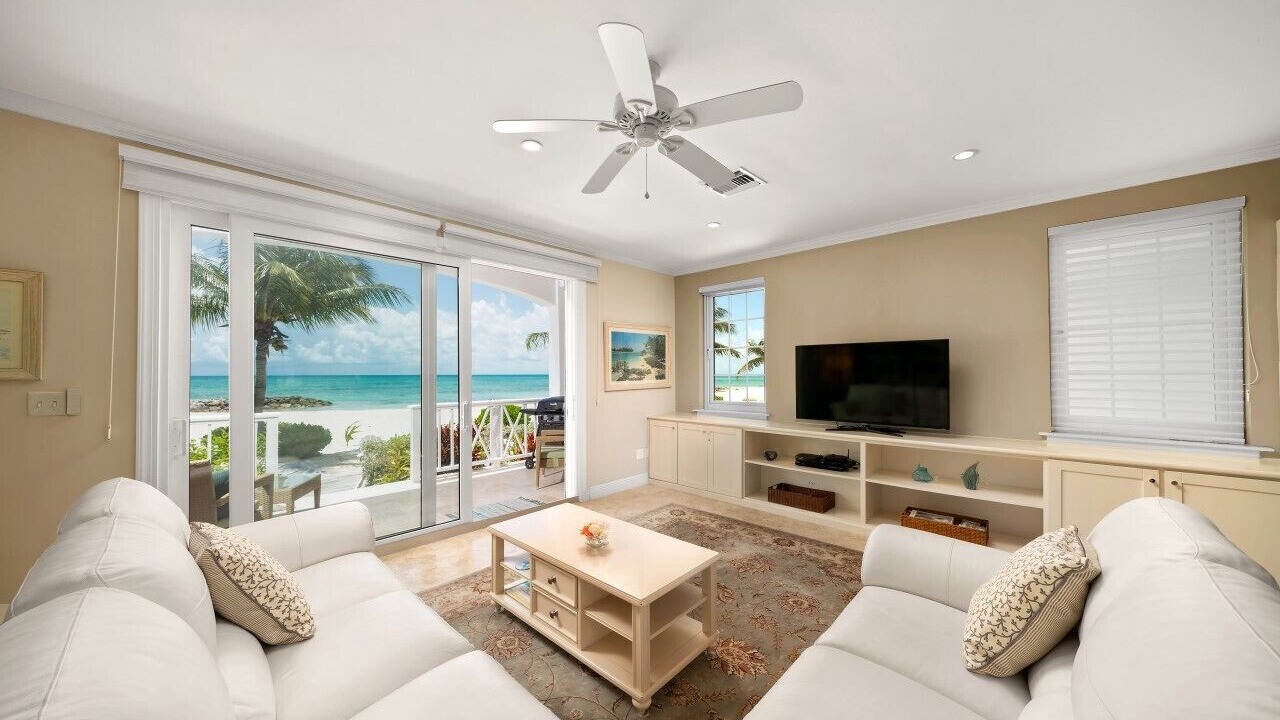 Photo of Livingroom in Palm Cay