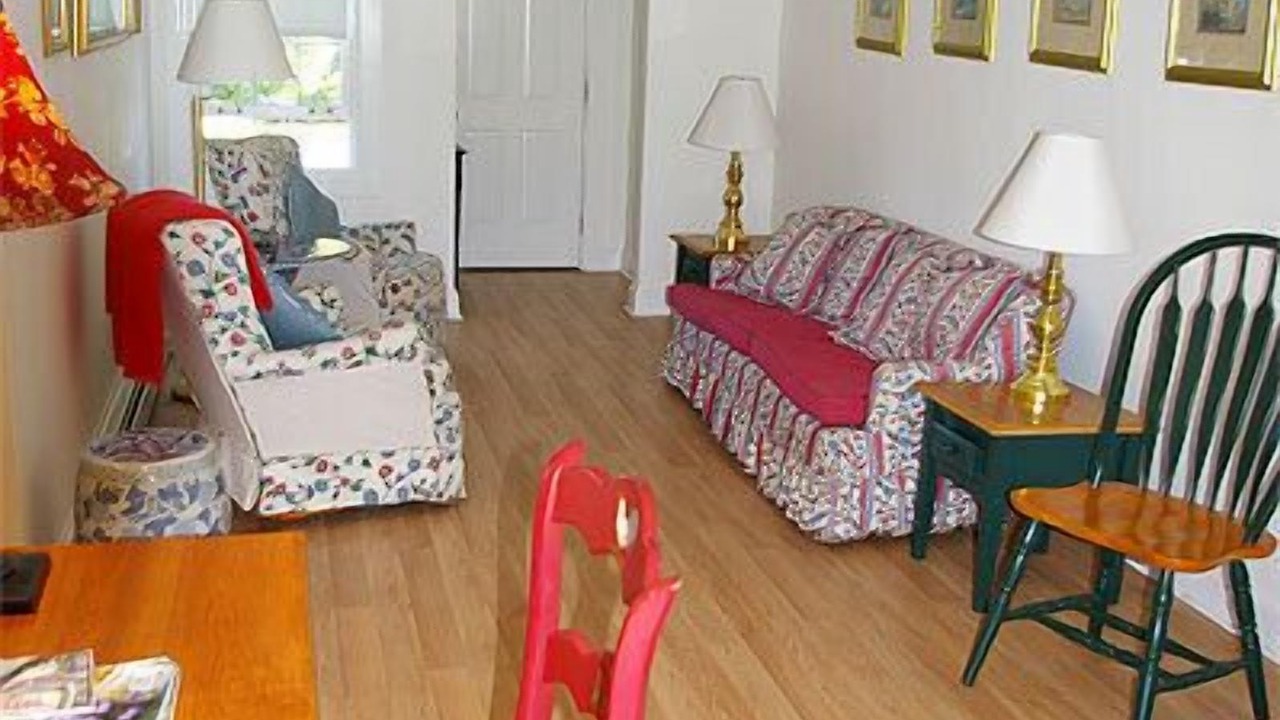 Photo of Livingroom in Easton's Point