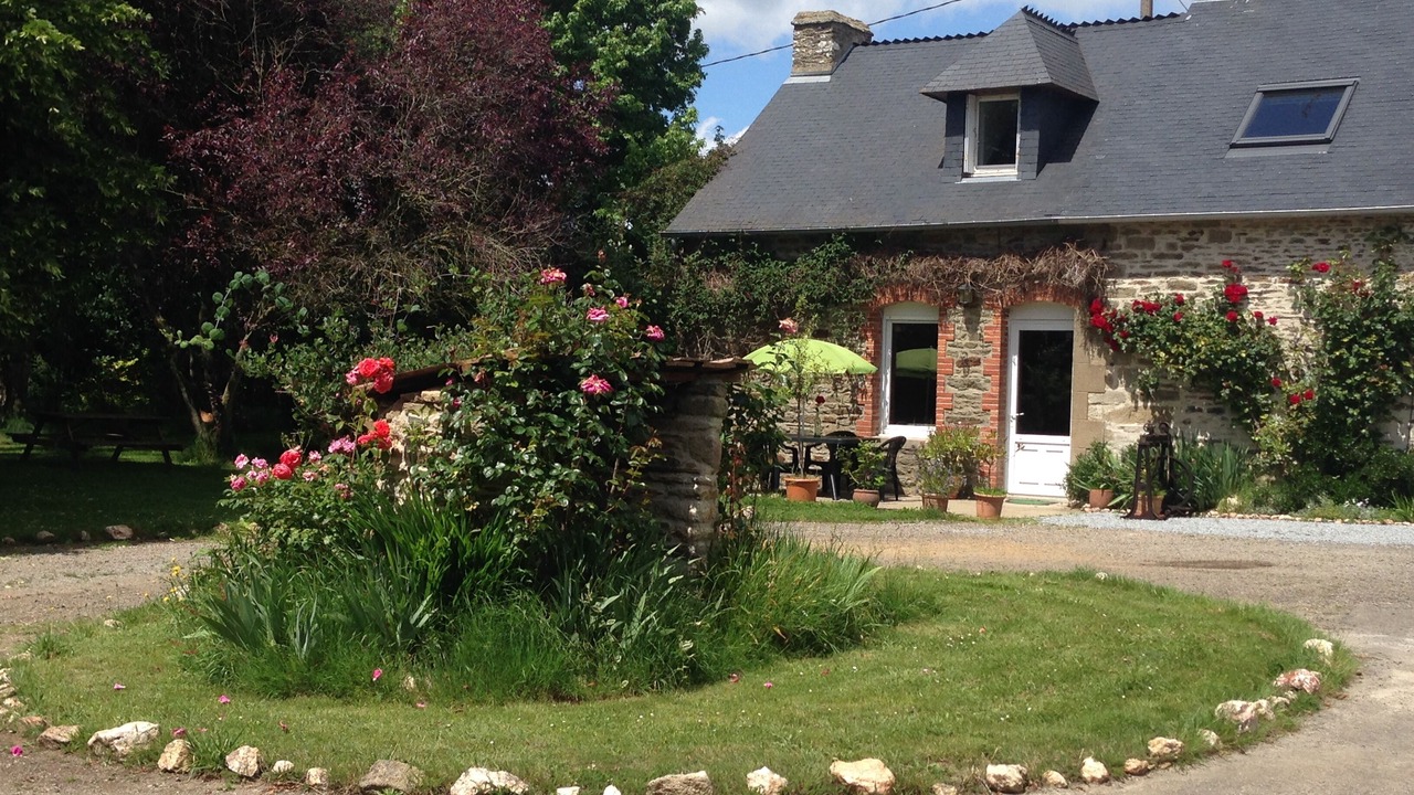 Photo of Outdoor in La Croix-Hellean