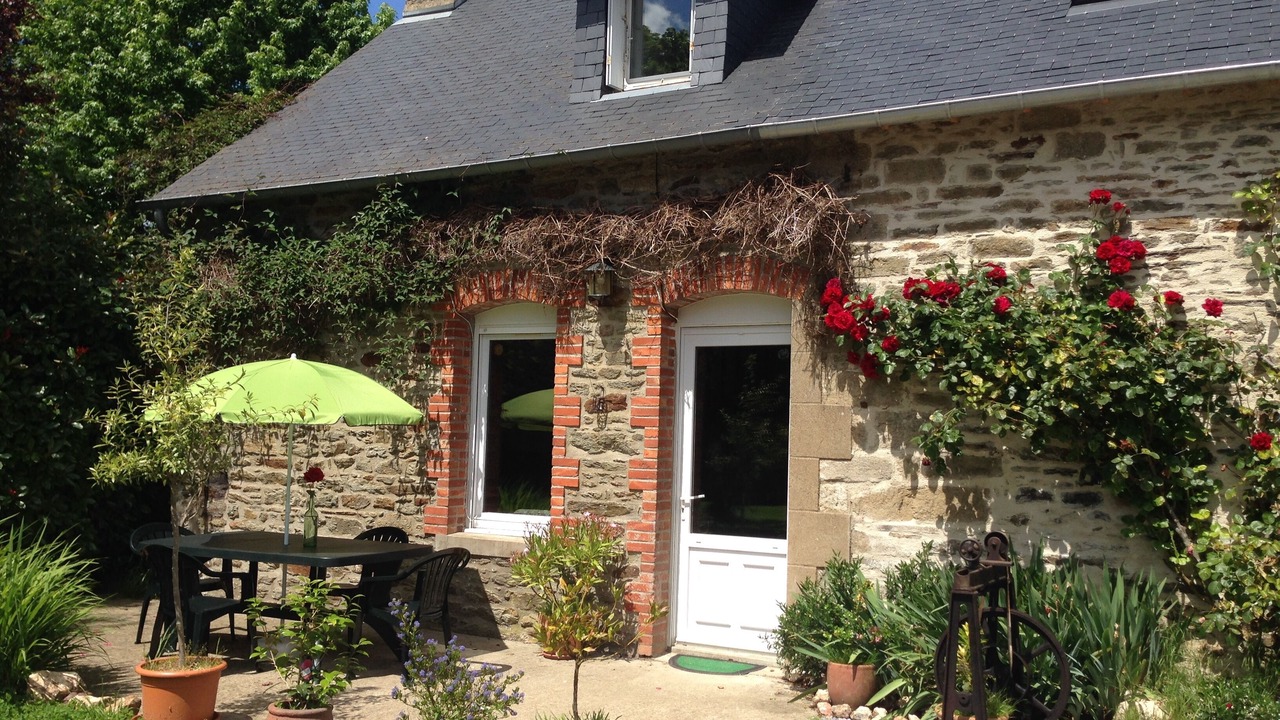 Photo of Outdoor in La Croix-Hellean