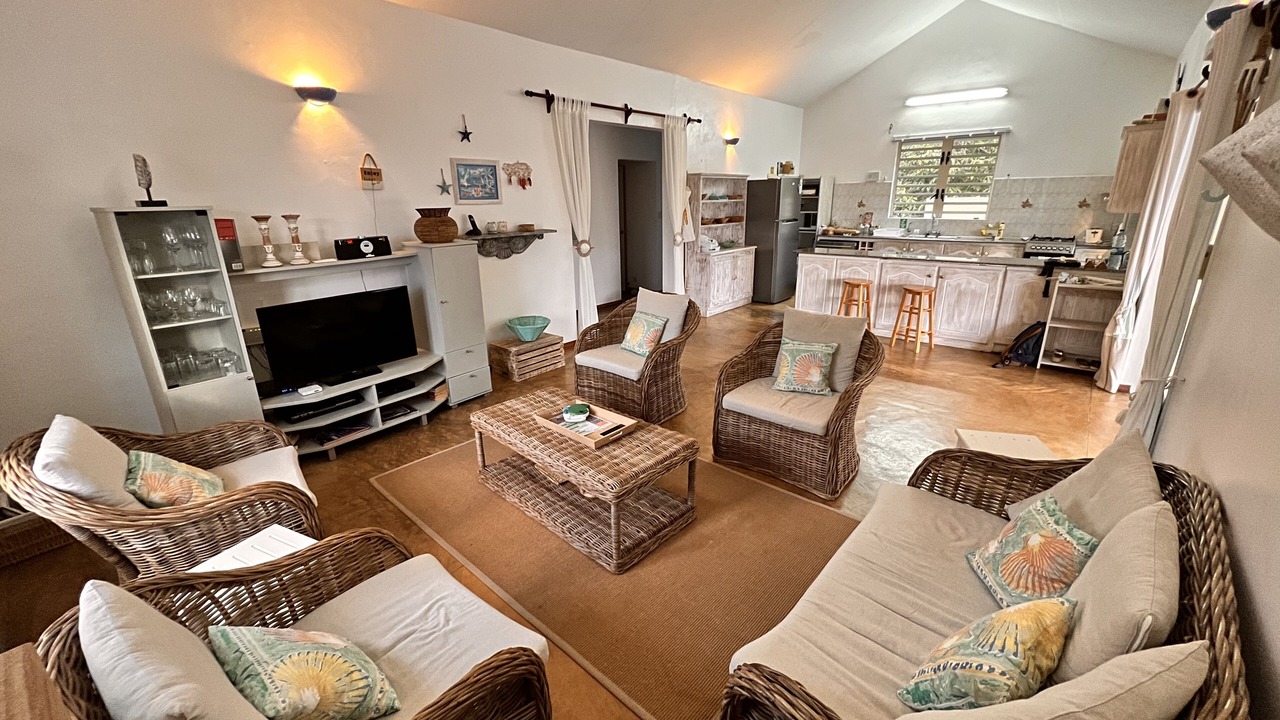 Photo of Livingroom in Oyster Bay