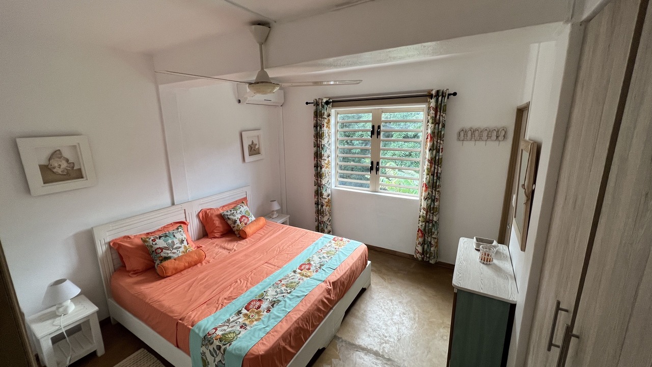 Photo of Bedroom in Oyster Bay
