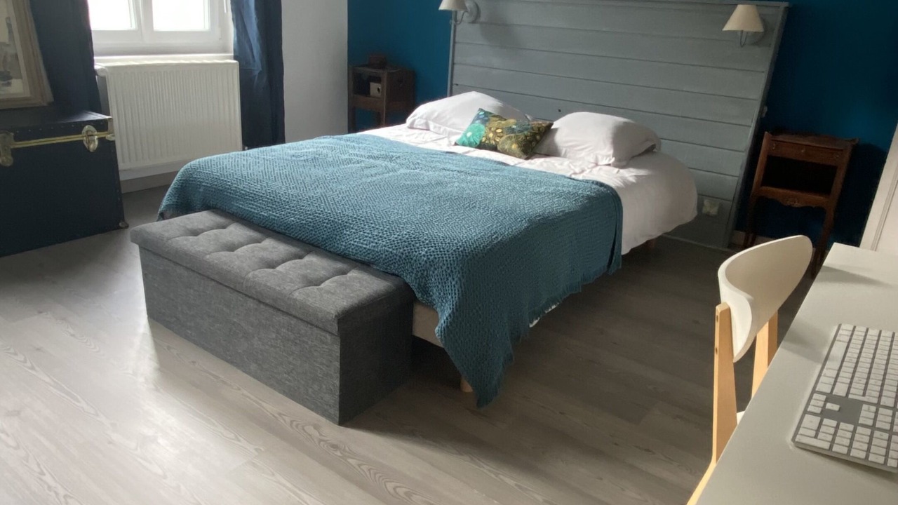 Photo of Bedroom in Lisieux