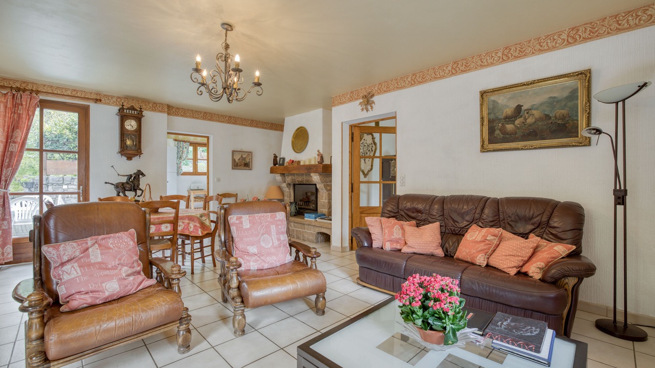 Photo of Livingroom in Saint-Pierre-des-Tripiers