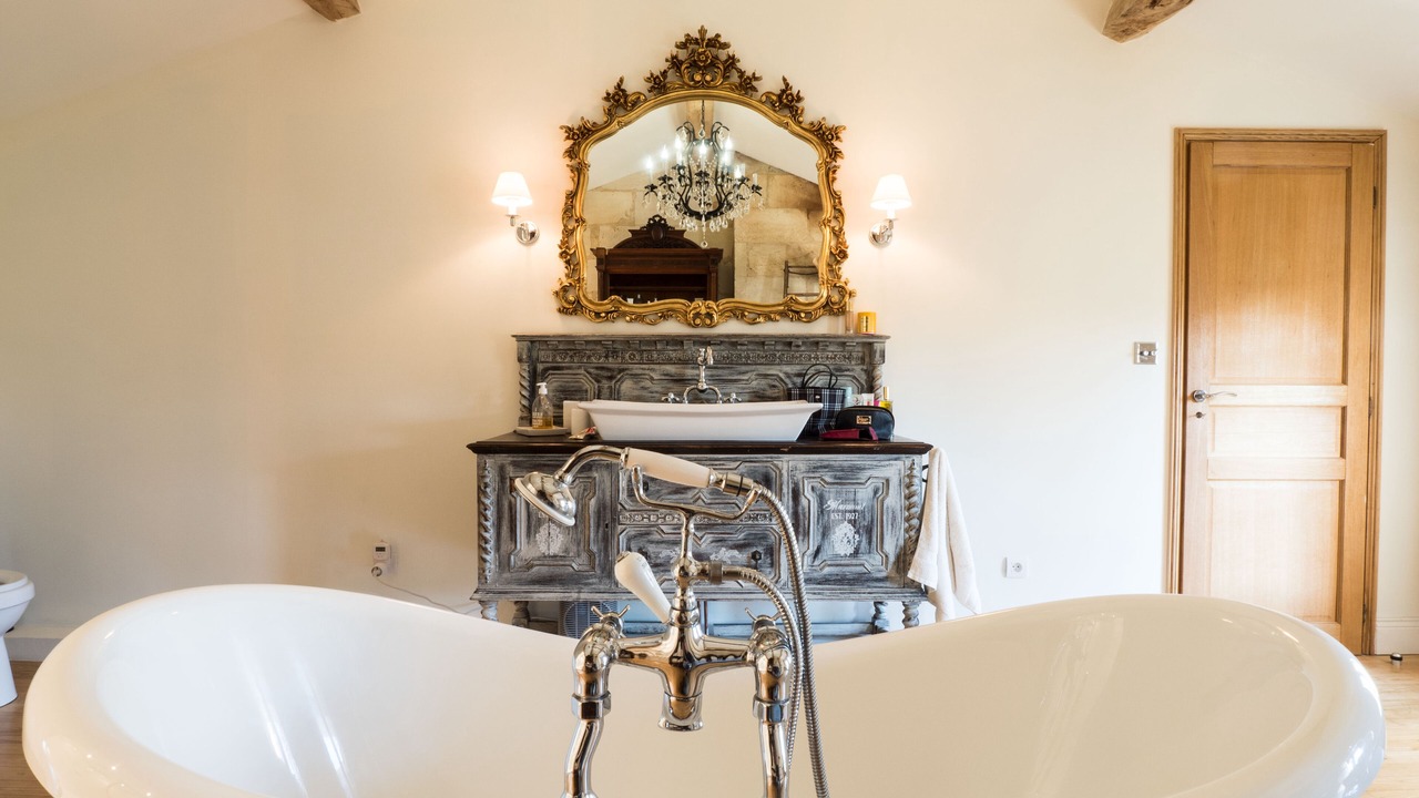 Photo of Bathroom in Saint-Denis-de-Pile
