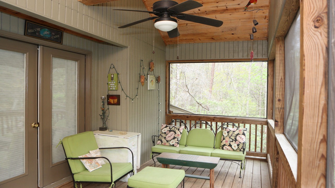 Photo of Patio Balcony in Hiawassee
