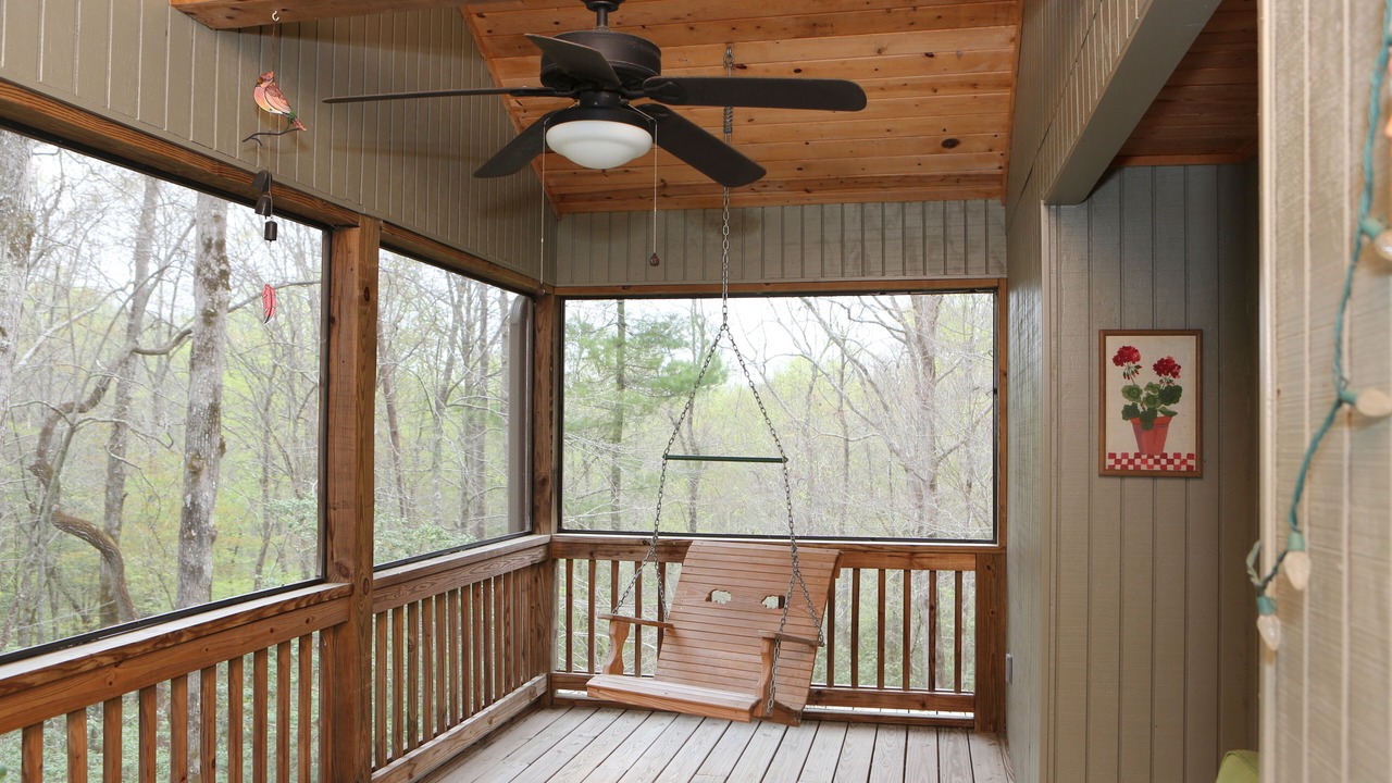 Photo of Patio Balcony in Hiawassee