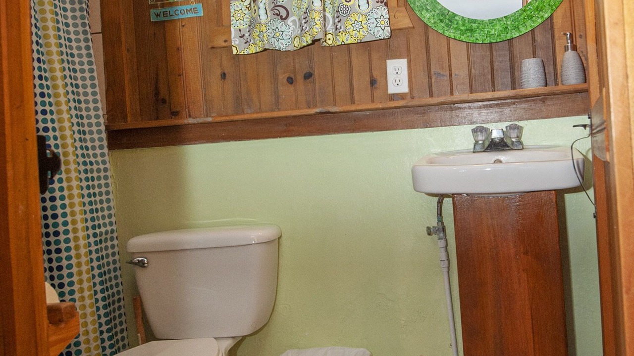 Photo of Bathroom in Antoneys Cay