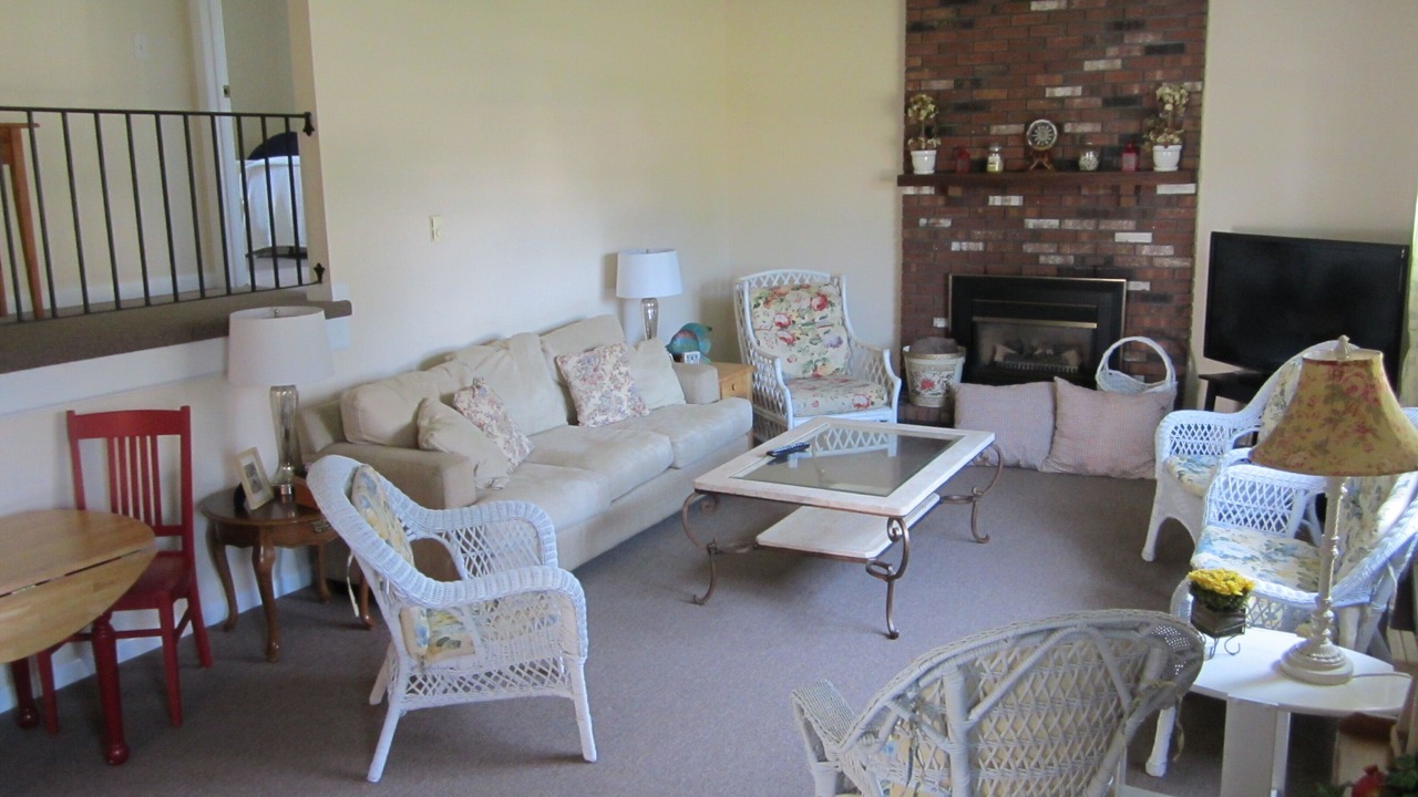 Photo of Livingroom in Eastward Look