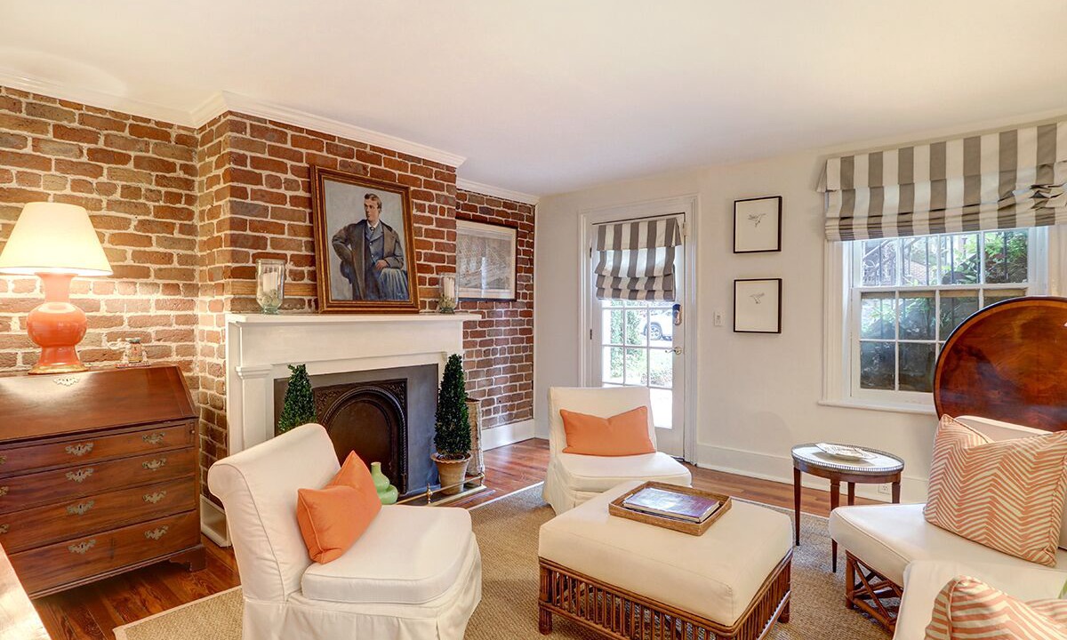 Photo of Livingroom in Old West Broad Neighborhood