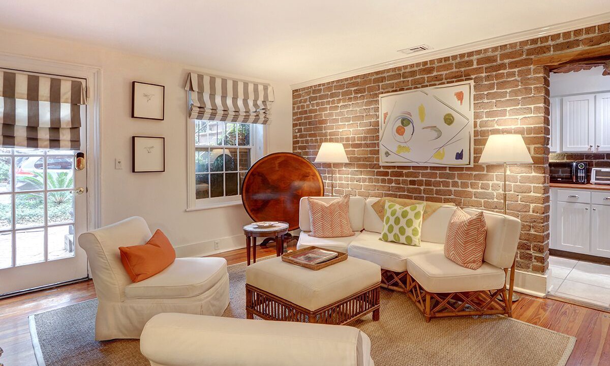 Photo of Livingroom in Old West Broad Neighborhood
