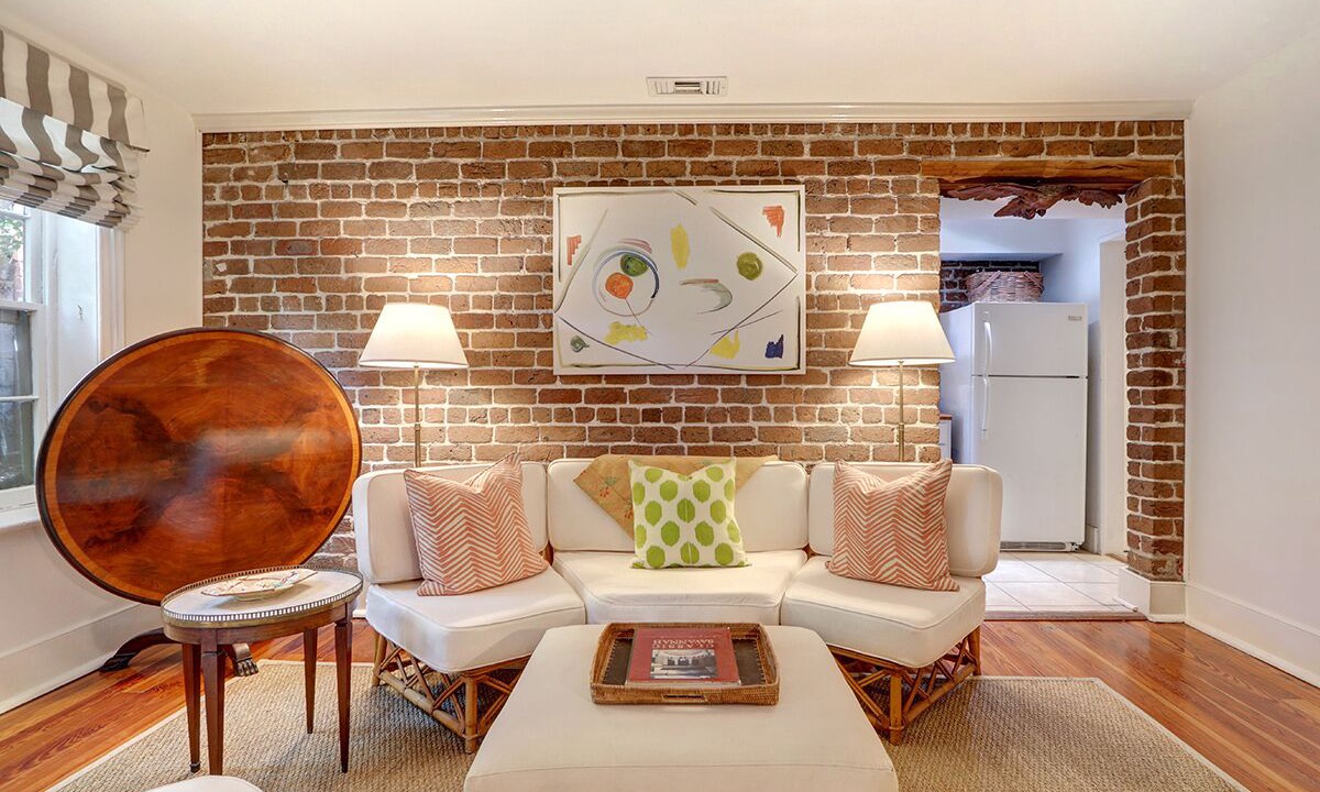 Photo of Livingroom in Old West Broad Neighborhood